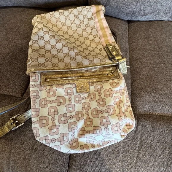 Gucci GG Canvas Metallic Gold Crossbody Bag - Picture 16 of 16